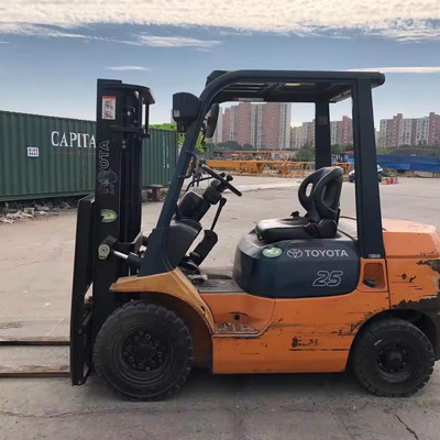 JAPAN TOYOTA 3 ton 7F FD30 Forklift Triple Mast for Versatile Material Handling
