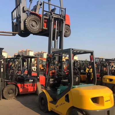 3 kg Weight Used Komatsu Forklift FD30 3000kg TCM Japanese ISUZU Engine