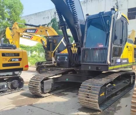 Volvo Excavator EC210D Used Hydraulic Crawler Excavator with 21000 KG Operating Weight