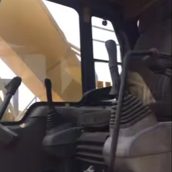 Used Komatsu PC200-7/PC200-8/PC220-6/PC220-7 Excavator with Komatsu SA6D102E Engine