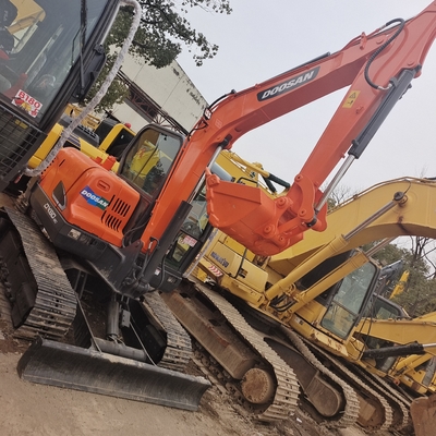 Doosan DX60 DX60-9 Mini Excavator with 0.7 Bucket Capacity and 15000 Operating Weight